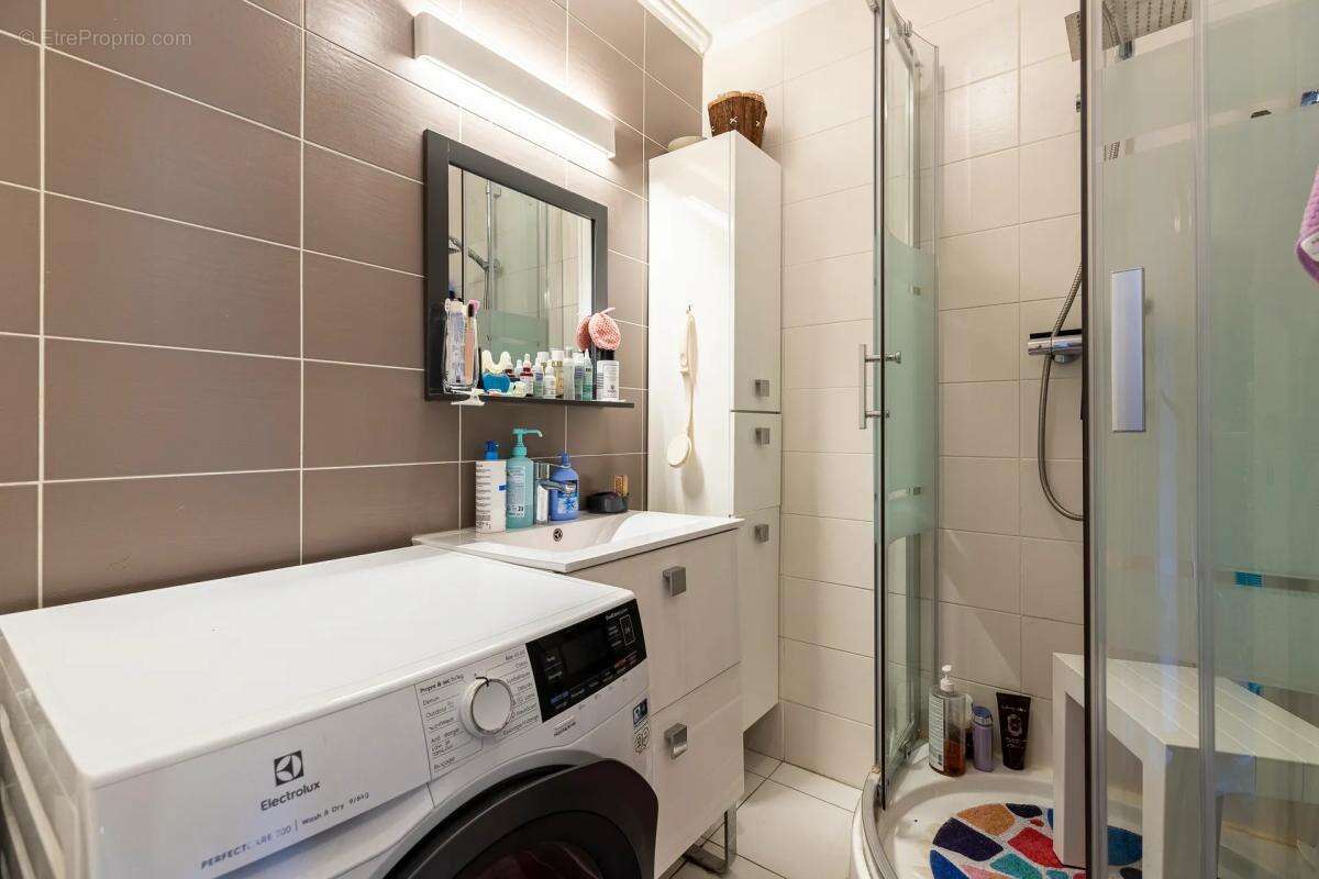 Appartement à PARIS-20E