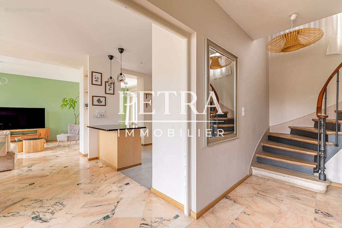 Maison à L&#039;HAY-LES-ROSES