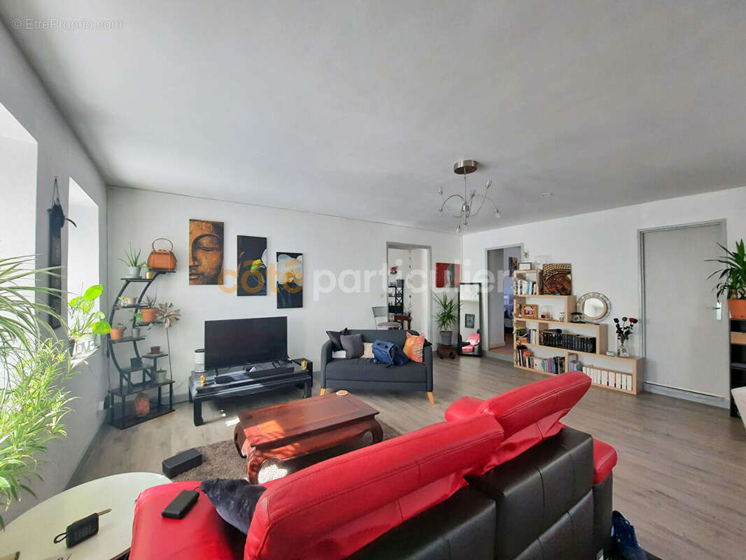 Appartement à SAMPANS