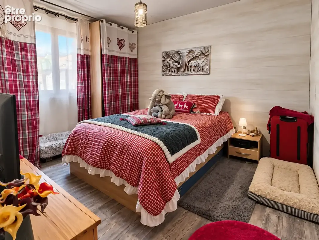 Maison familiale avec vaste terrain et bel espace extérieur - photo 9