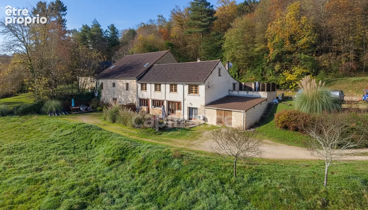 A vendre, maison de 364 m² entourée de plus de 2,5 hectares de terrain à Carsac-Aillac avec 3 gîtes meublés, une maison d'habita - photo 9