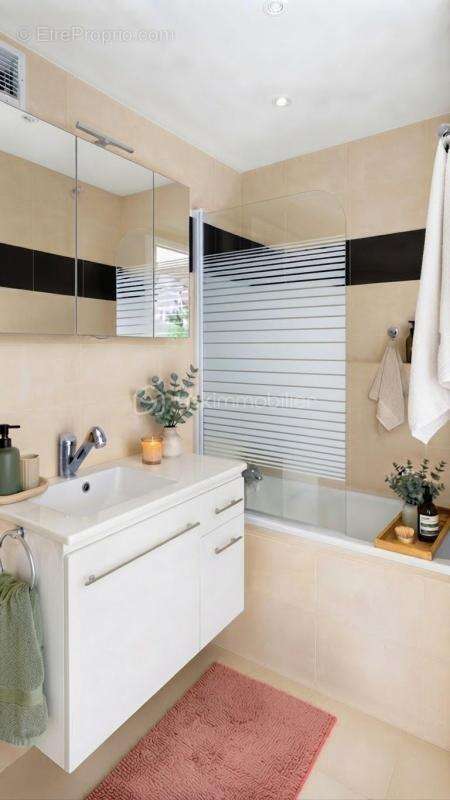Cagnes-sur-mer – 2 pièces traversant avec vue mer panoramique, piscine, parking et cave - photo 13