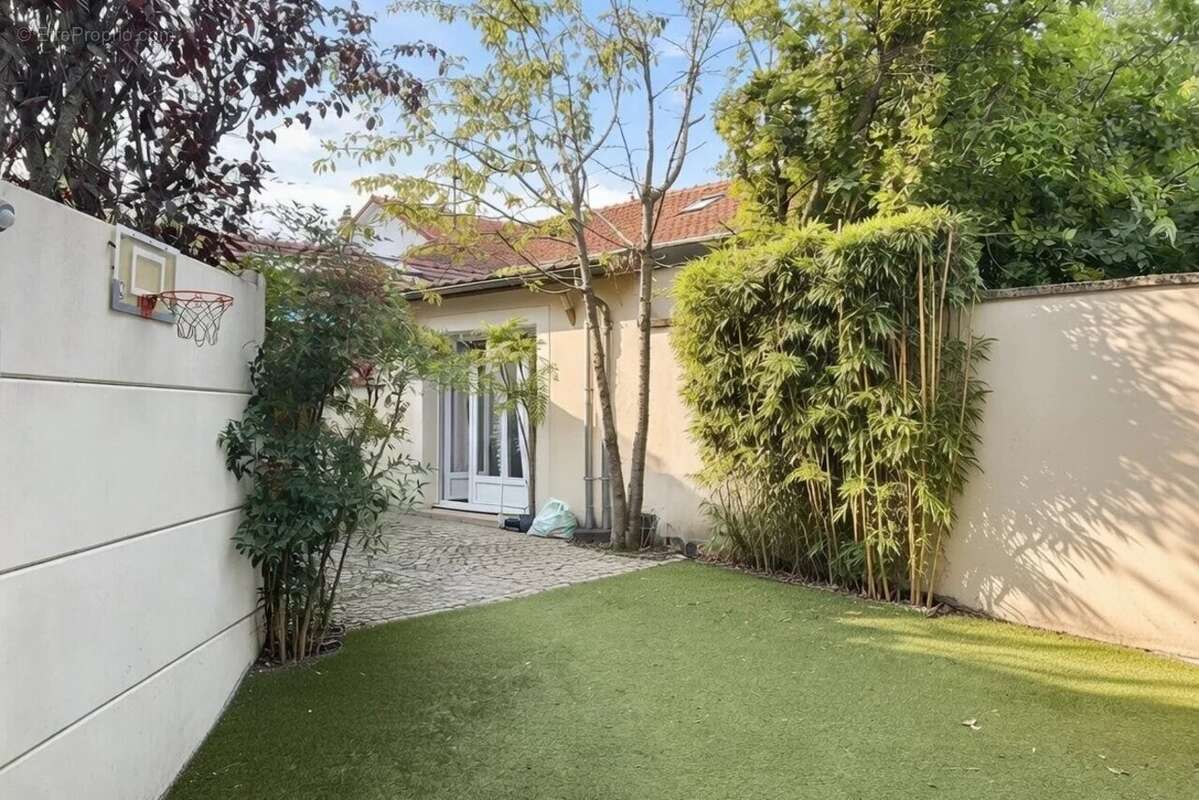 Maison à SAINT-MAUR-DES-FOSSES