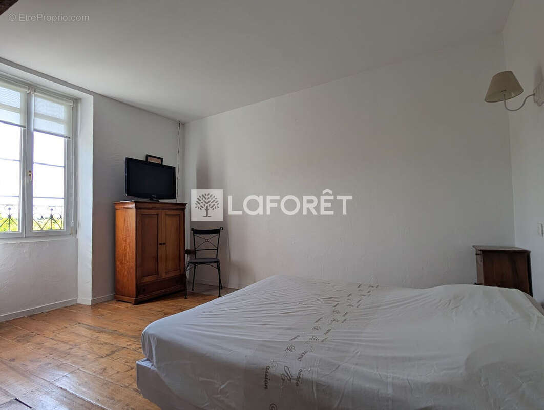 Maison à MONCRABEAU