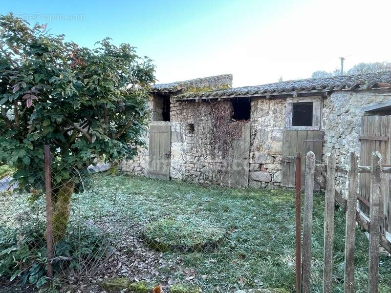 Maison à THOURON