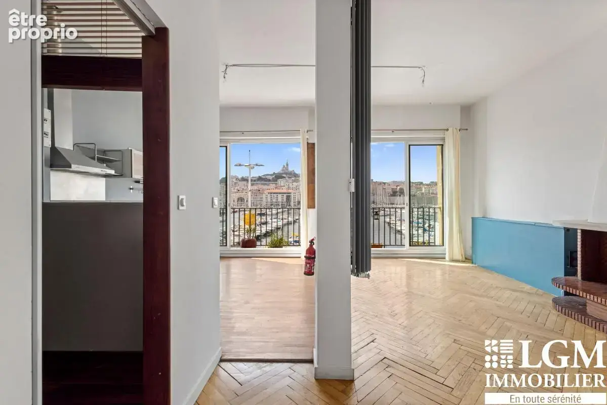 VIEUX-PORT – Exceptionnel T3 65 m² – Vue panoramique – Fernand POUILLON - photo 6