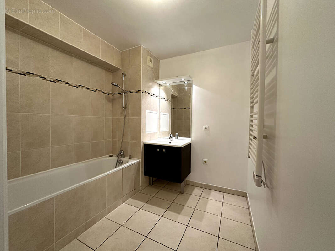 Appartement à SARTROUVILLE