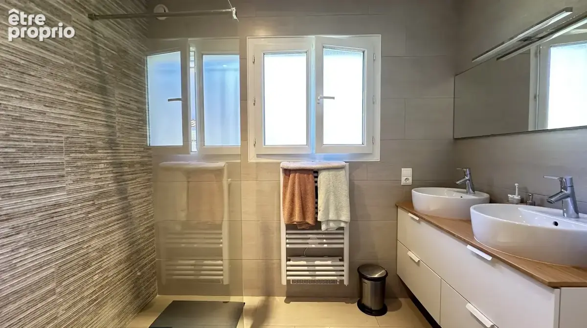 GOLF ET CENTRE VILLE VILLA A PIED POUR CETTE VILLA DE 6 Pièces de 150 m2 sur une parcelle de 800 m2 avec piscine - photo 14