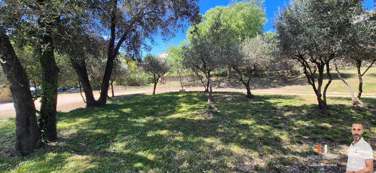 Sommieres tres beau terrain a batir de 500m2 hors lotissement - photo 2