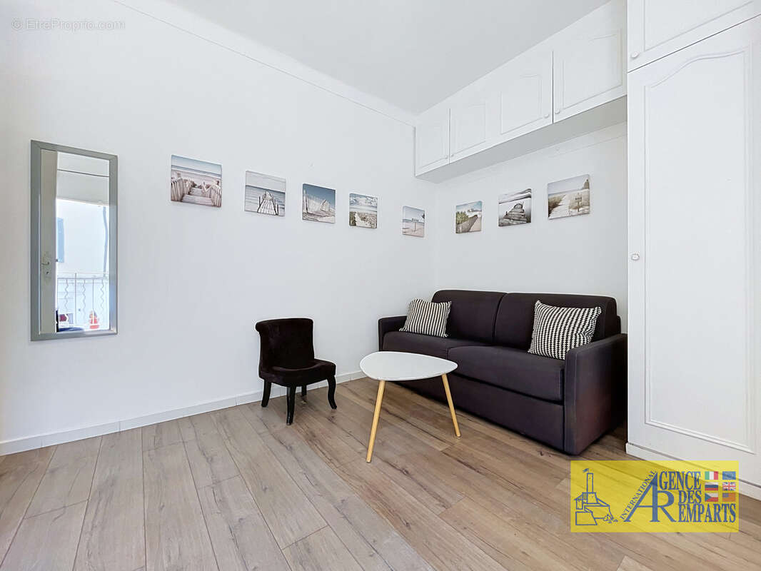 Vieil Antibes   Charmant studio de 19,32 m2 avec balcon - photo 2