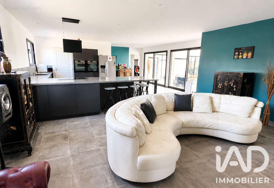 Maison 157 m² à Montpon-Menesterol  - photo 2