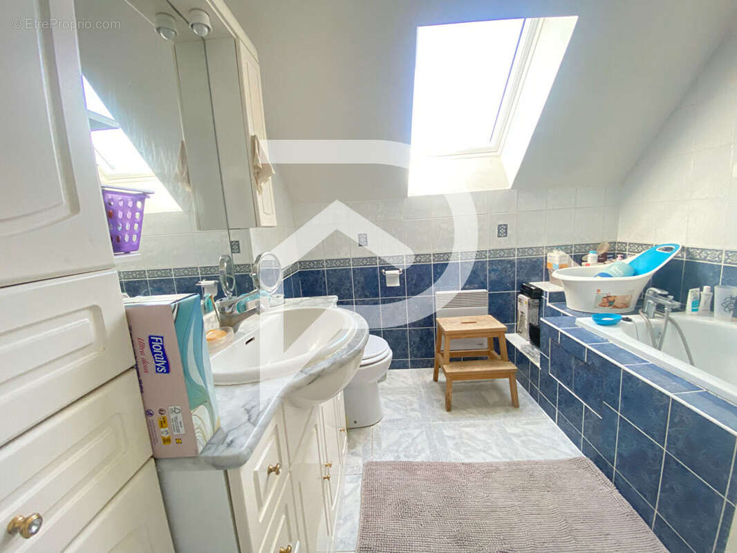 Maison à LE PLESSIS-BELLEVILLE