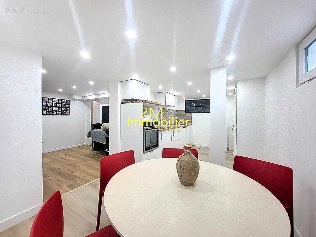 Maison à VAUX-LE-PENIL