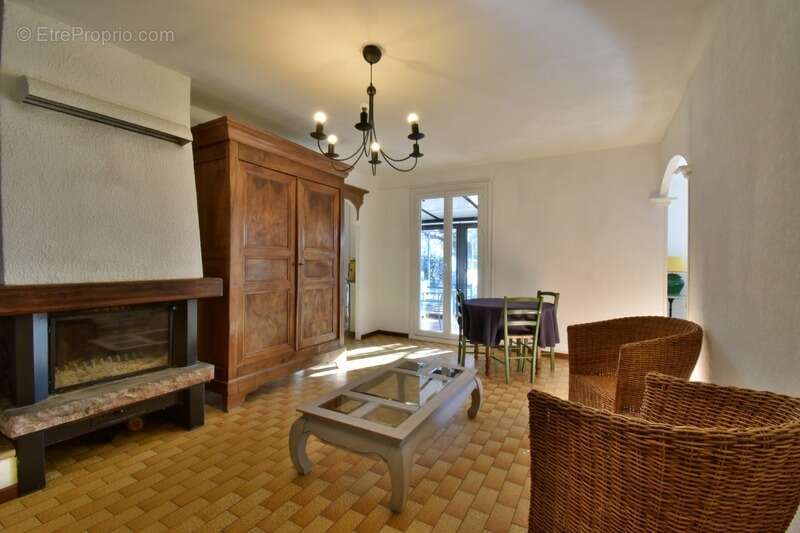 Maison à CHATEAU-ARNOUX-SAINT-AUBAN