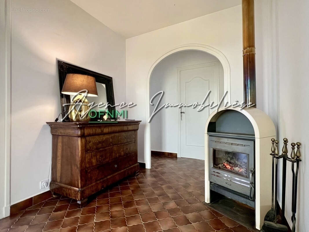 Maison à ECOTAY-L&#039;OLME