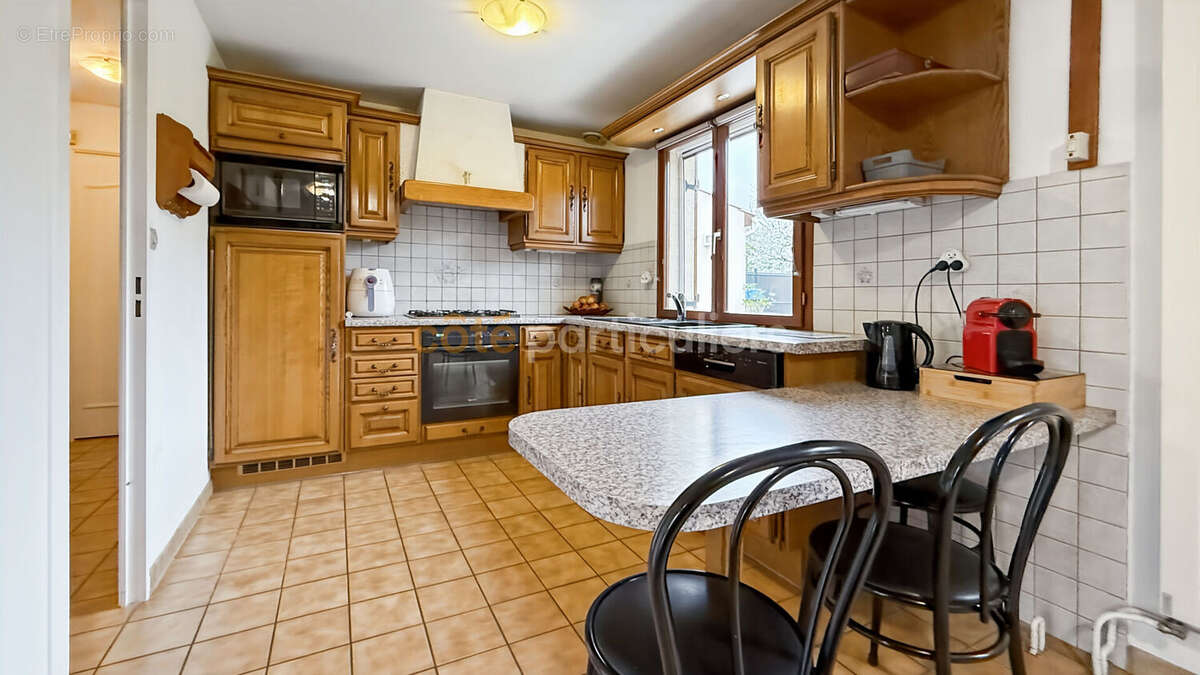 Pavillon 7 pieces avec garage - photo 7