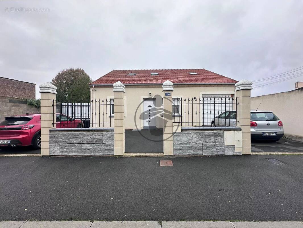 Maison à SAINT-QUENTIN