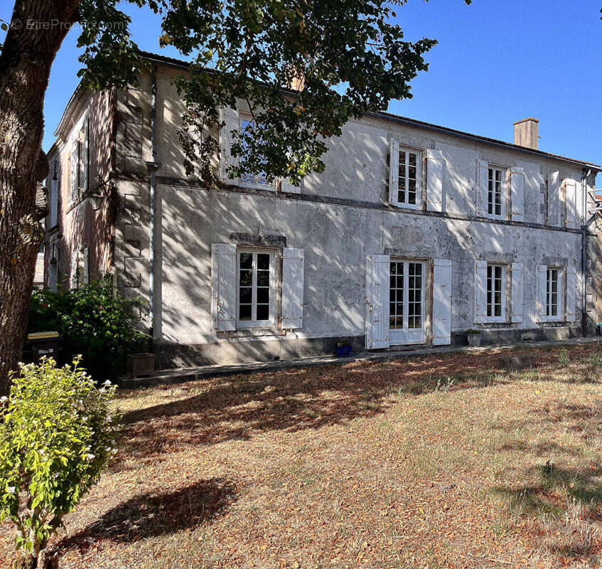 Maison à SAINTE-SOULLE