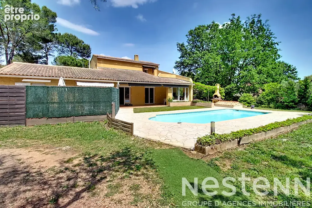 A VENDRE  : Maison avec dépendances, piscine et grand terrain . - photo 19