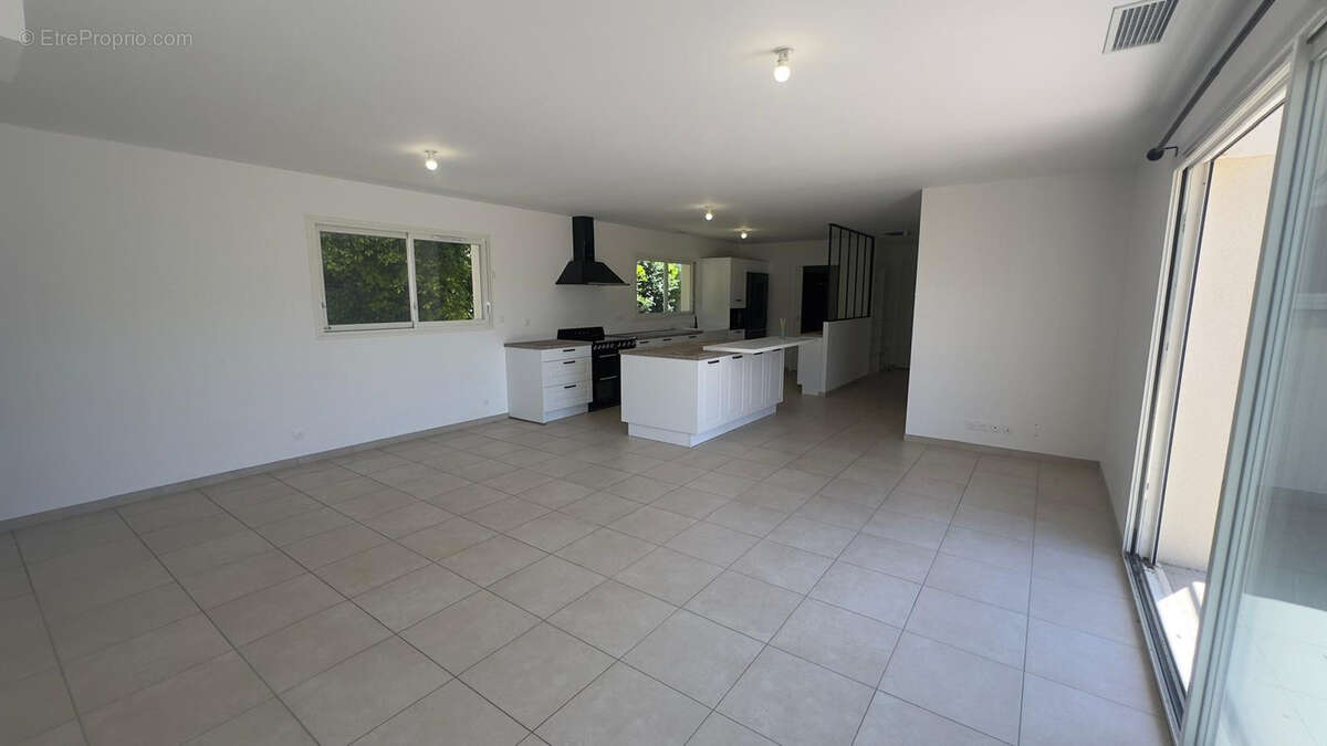 Maison à LA COUCOURDE