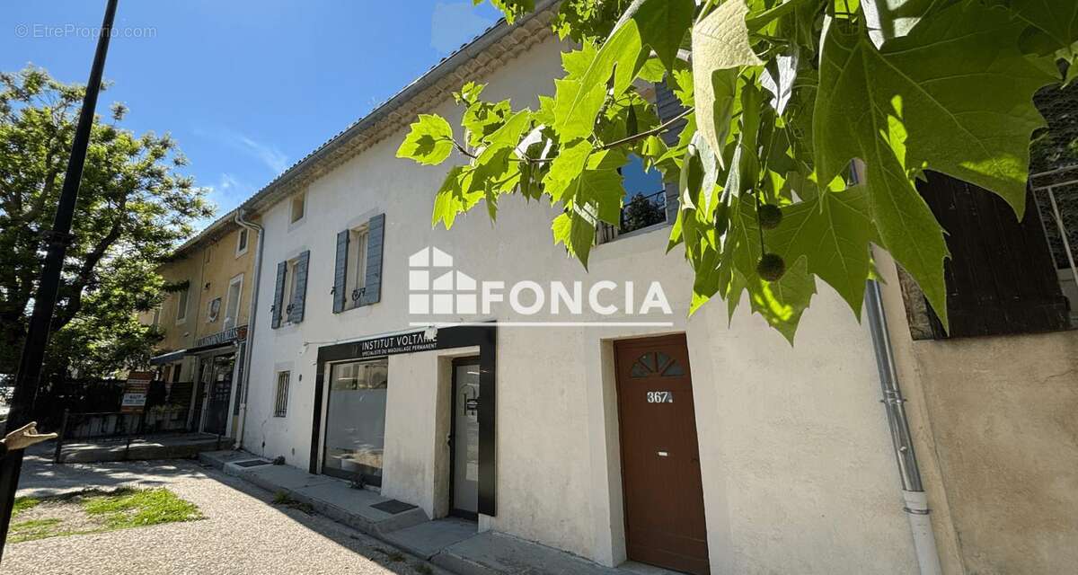 Appartement à PERNES-LES-FONTAINES