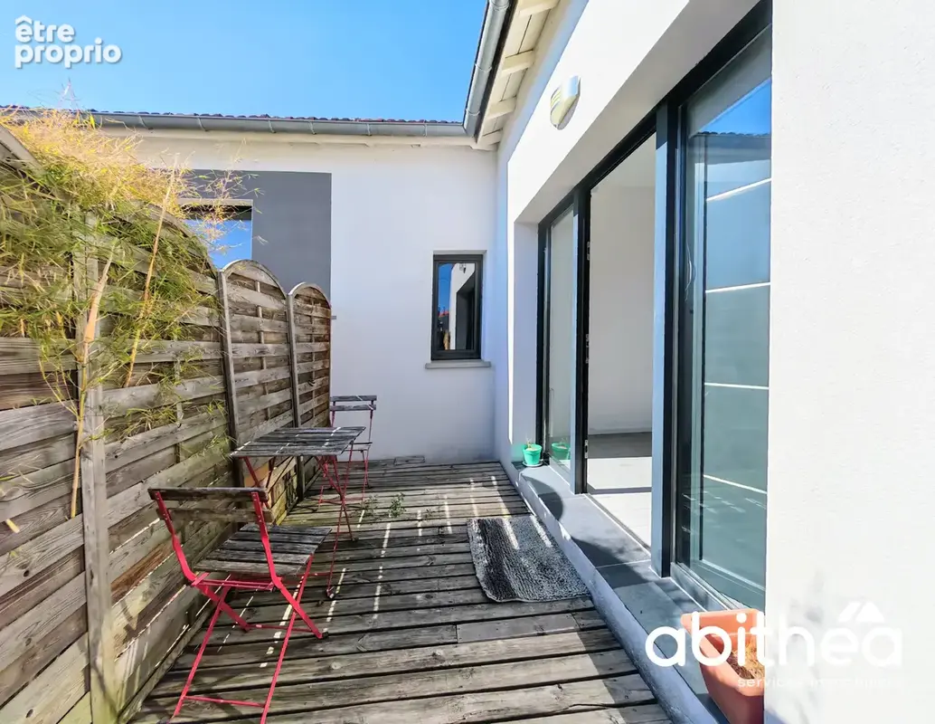 Libourne   l'épinette : une petite maison de charme, entièrement rénovée au prix d’un appartement ! - photo 2