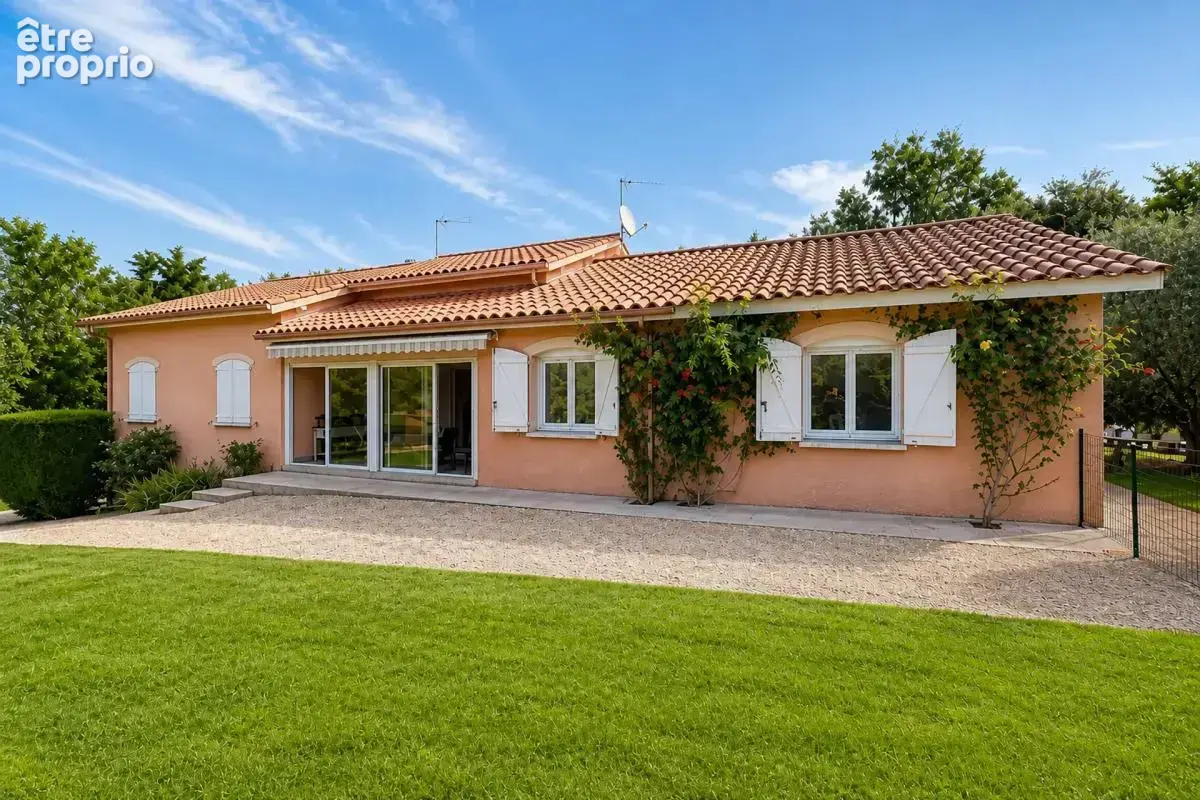 Maison de 7 pièces de 180 m² à Jassans-Riottier - photo 4