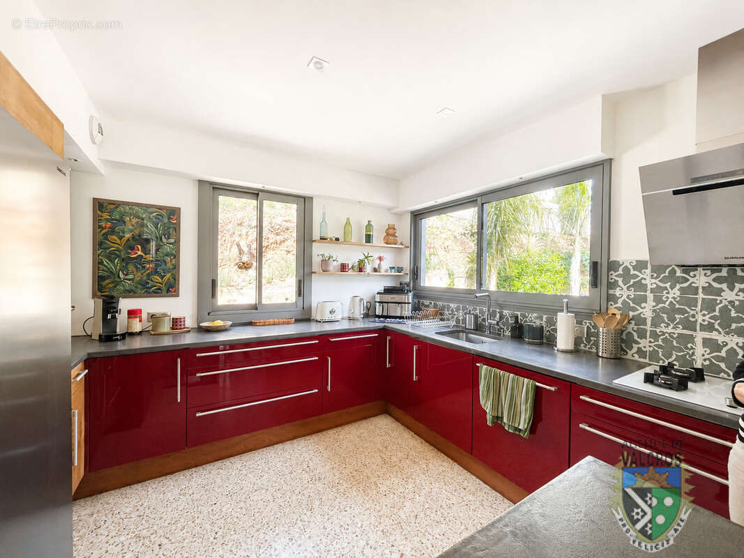 Vente villa 5 pieces avec garage et piscine. apercue mer au calme sans vis a vis au domaine de valcros la lond - photo 4