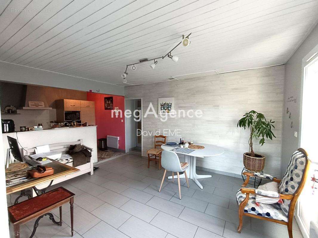5 Pièces, 101 m2, 3 chambres, terrain 5200 m2 - photo 9