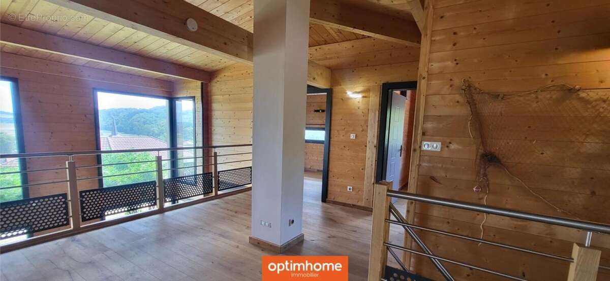 Une propriété d'exception sur les hauteurs offrant une vue imprenable - photo 17