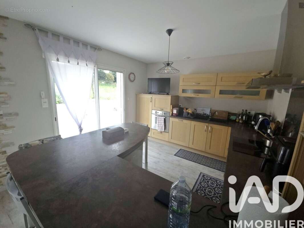 Maison 96 m² à Montournais  - photo 4