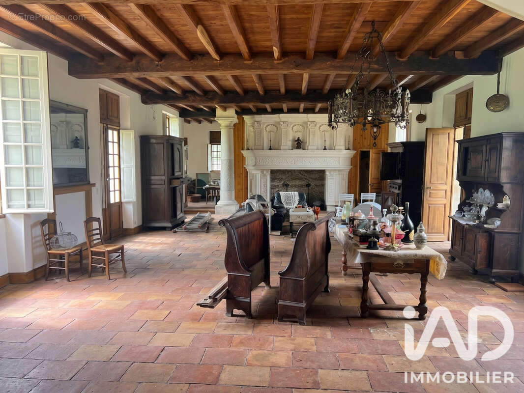Maison 302 m² à Mussidan  - photo 5