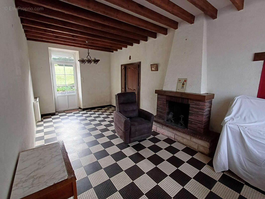Maison à LE BOURGNEUF-LA-FORET