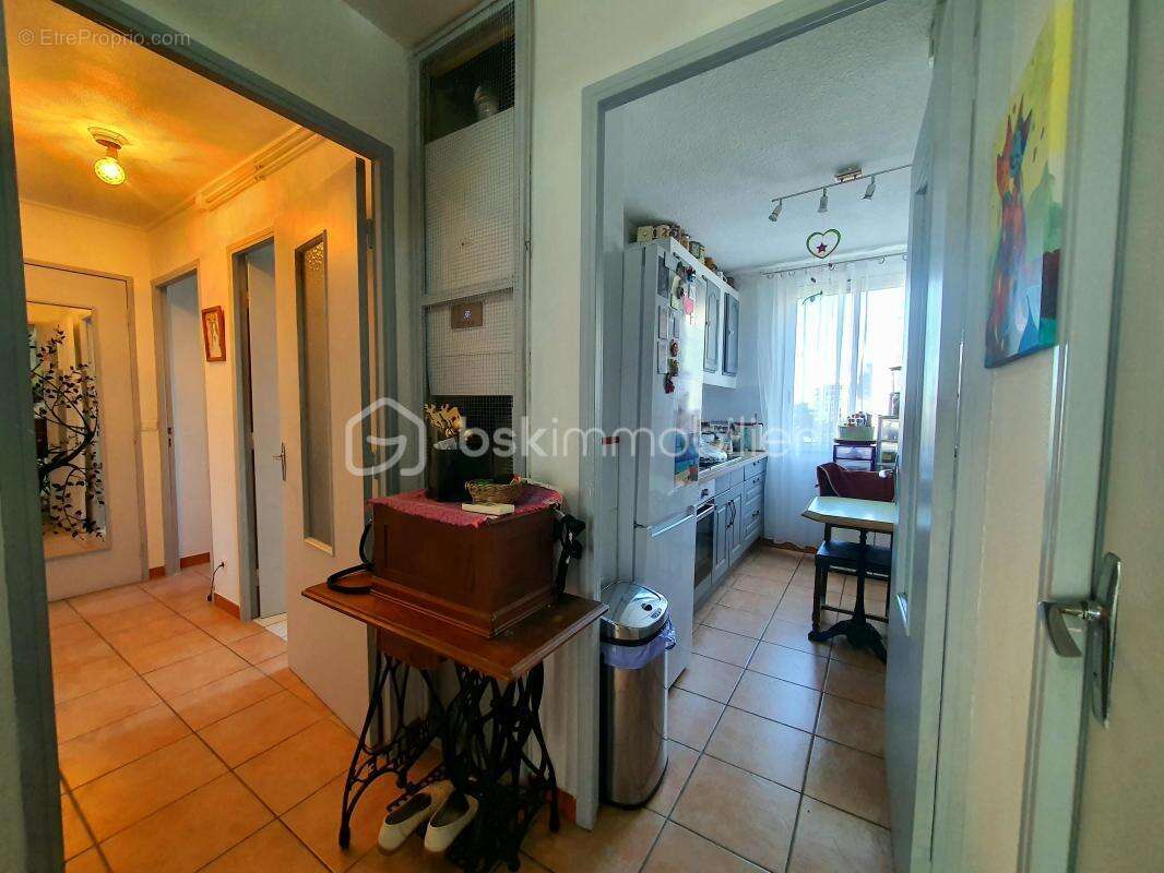 Moulin a vent - appartement t4 - deux chambres - loggia - cave - photo 8