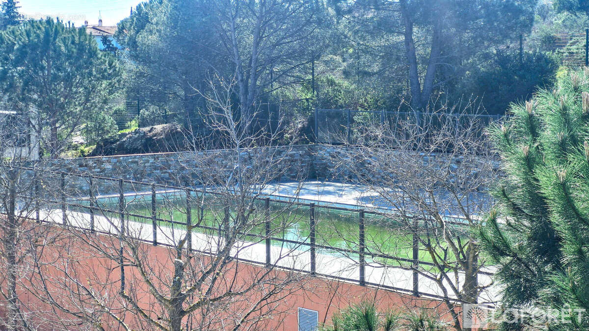 Appartement à ROQUEBRUNE-SUR-ARGENS
