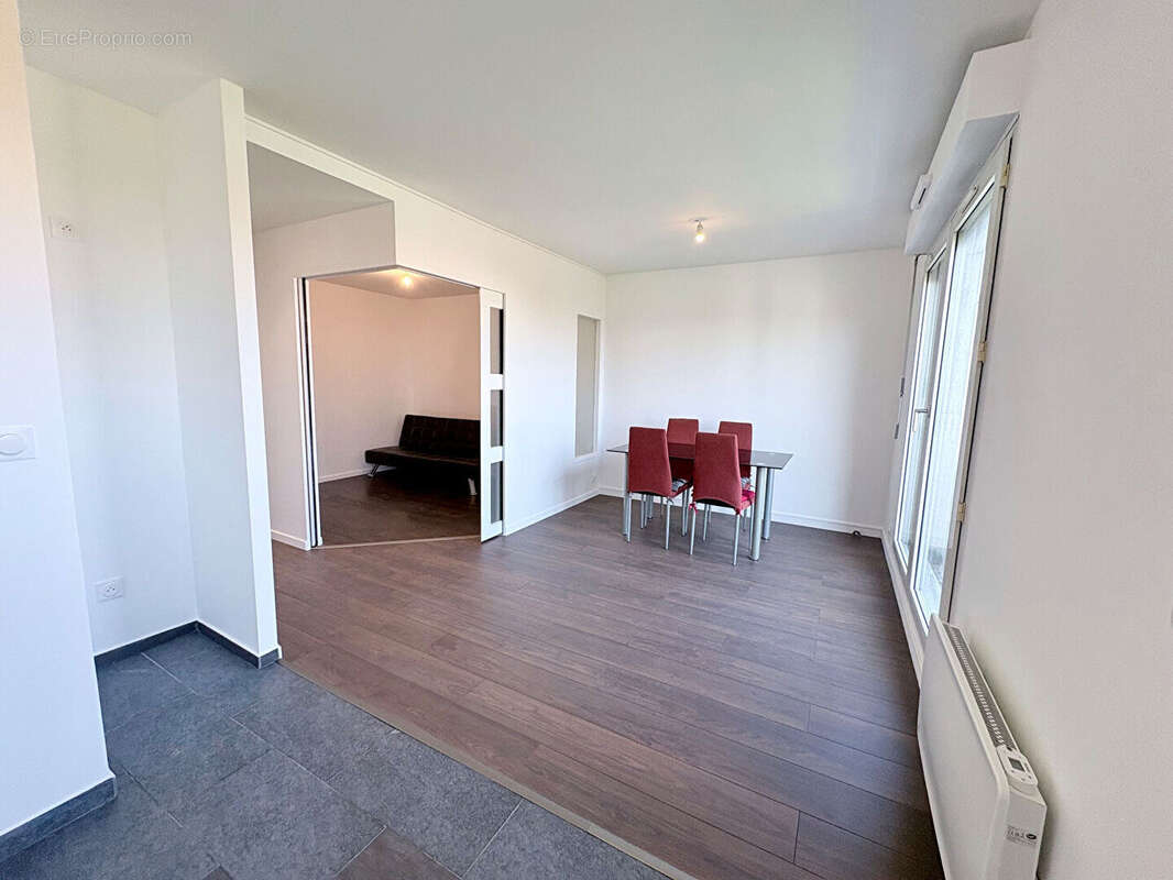 Appartement rénové avec balcon - 34 m² au Pré-Saint-Gervais - photo 4