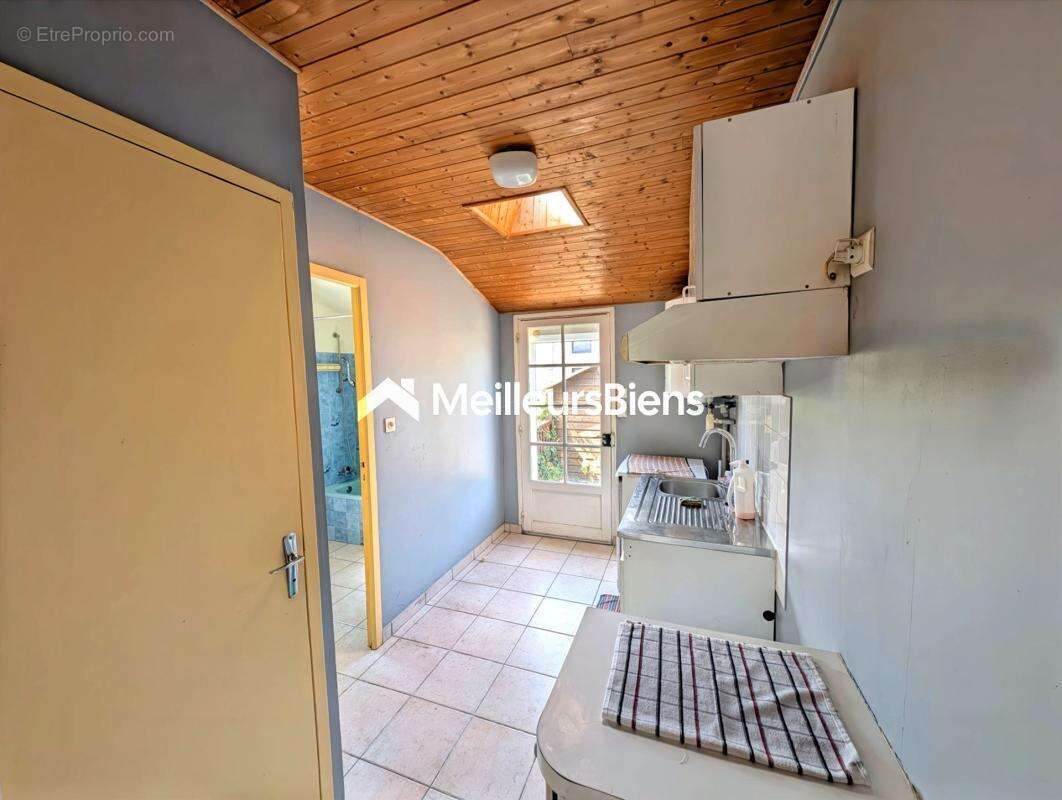 56130 CAMOEL- Maison de bourg 110 m2 - 3 chambres, terrain de 249 m² - photo 3
