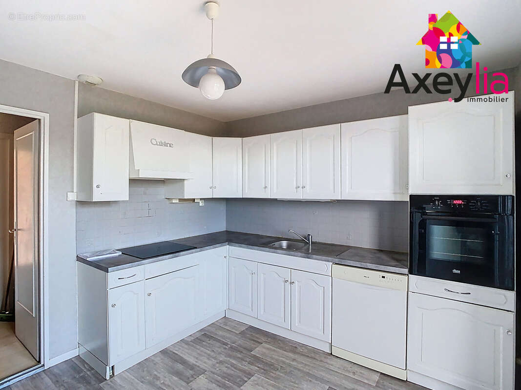 Maison à COMMELLE-VERNAY