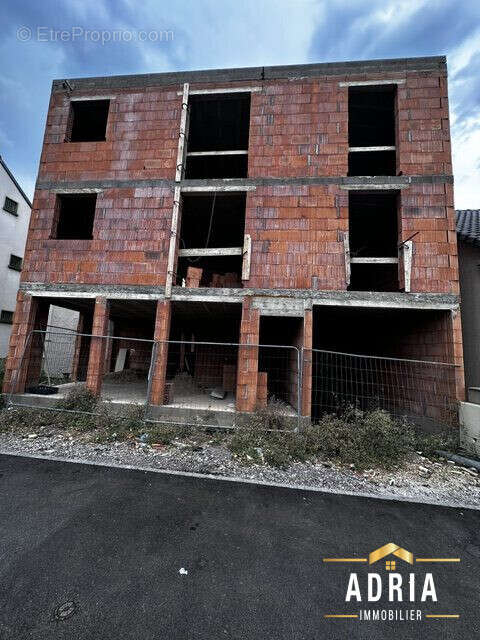 Appartement 330 m² à Florange  - photo 3