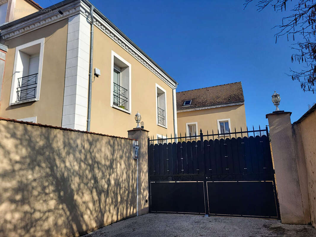 Appartement à CHAUMES-EN-BRIE