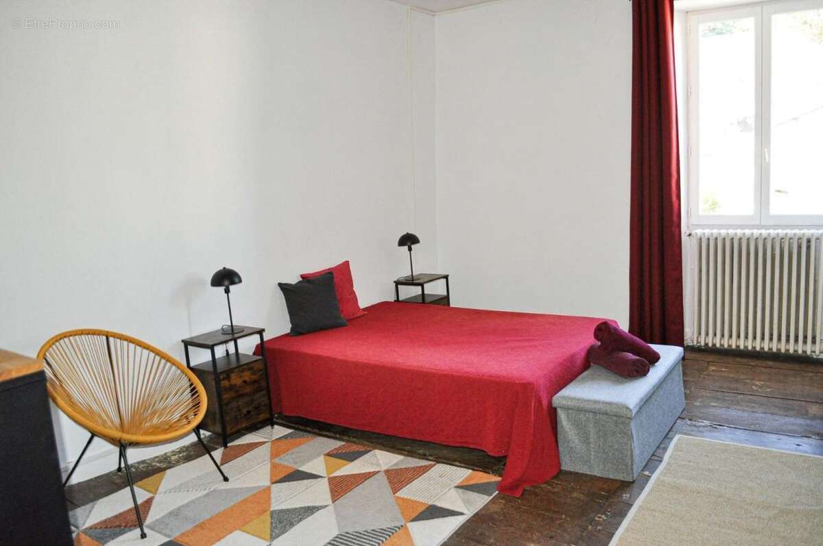 Maison à SAVIGNAC-LES-EGLISES