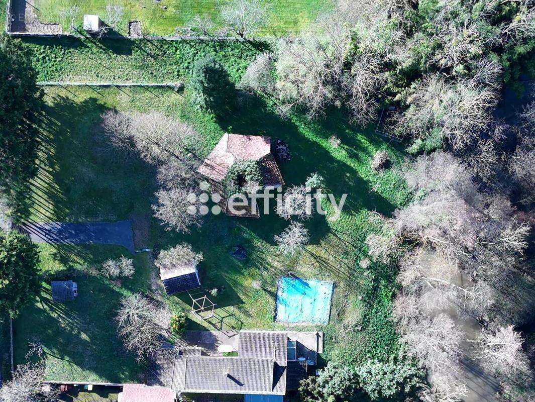 Maison à EPINEUIL-LE-FLEURIEL