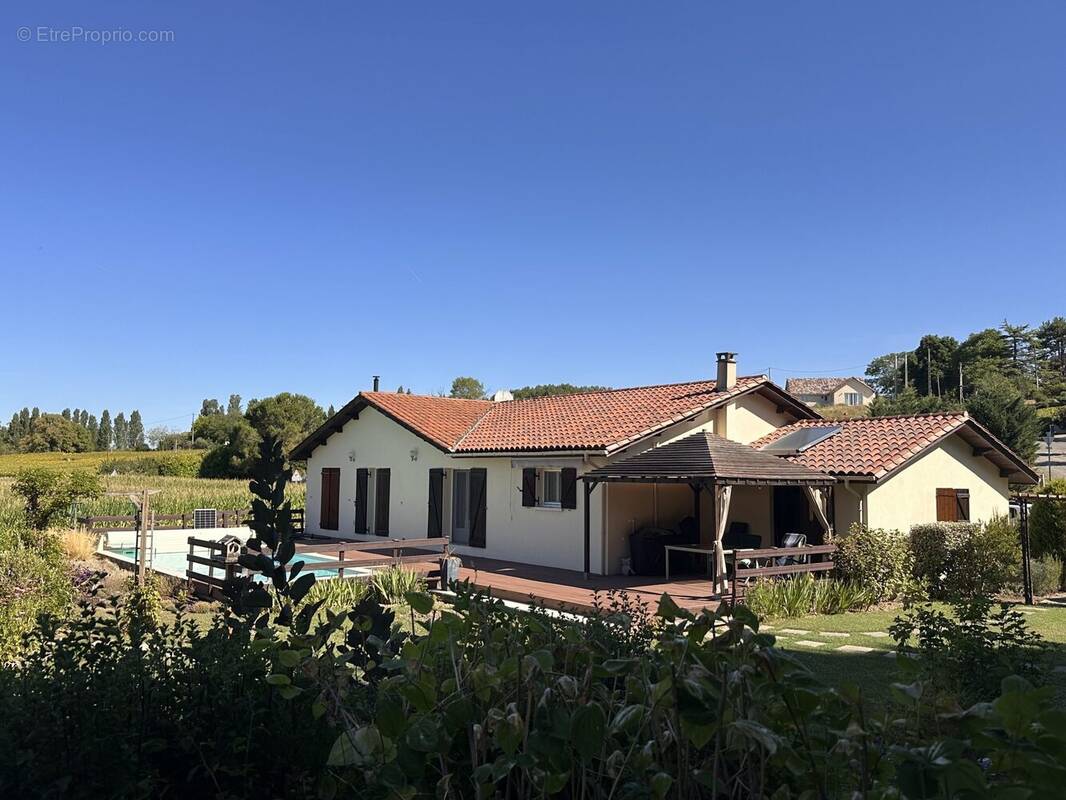 Maison à LAUZUN