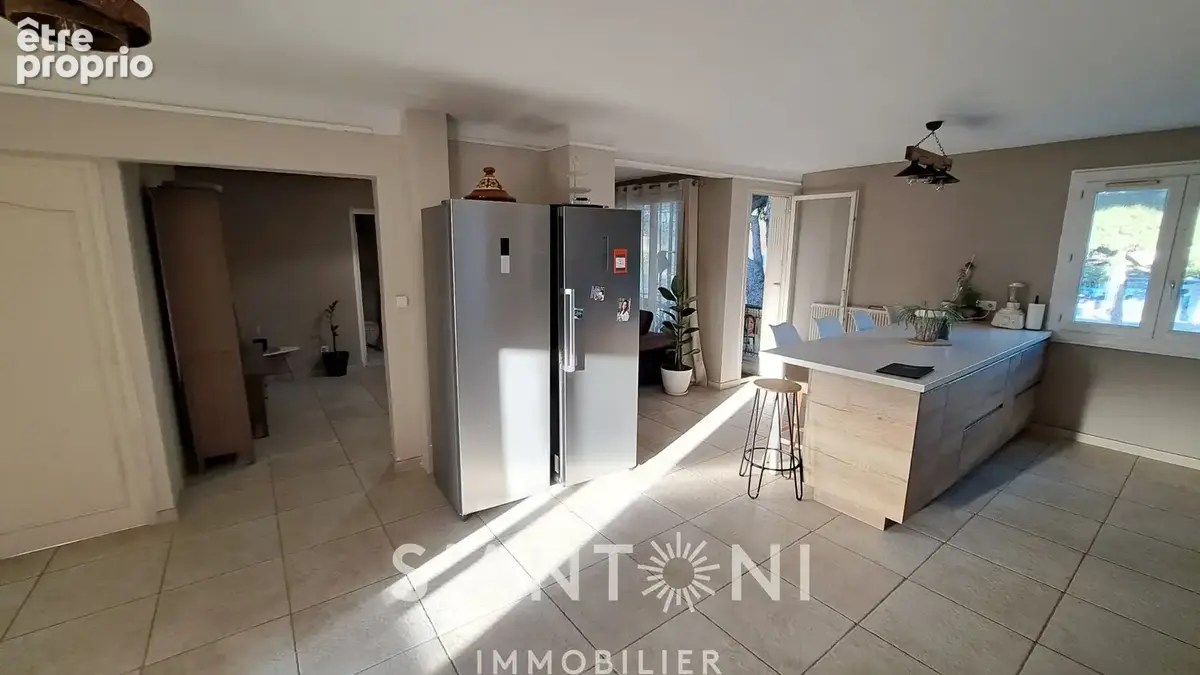 Agde  spacieux t4 rénové  85 m²  3 chambres  balcon  parking - photo 4
