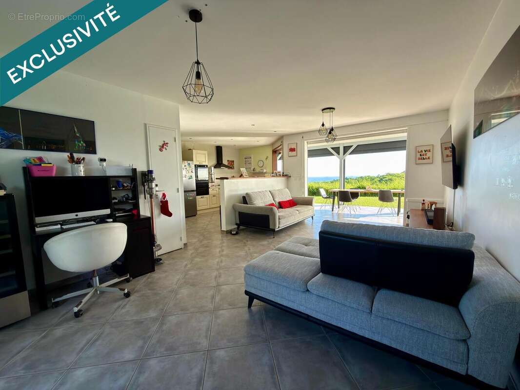 Photo 2 - Maison à LE MARIN