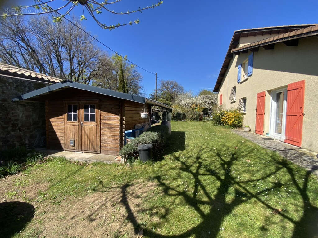 Maison à DAVEZIEUX