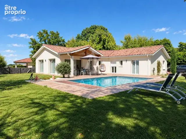 Maison récente de 146 m² avec piscine sur terrain arboré de 1 646 m² - photo 5