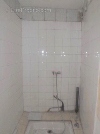 Commerce à CONFOLENS