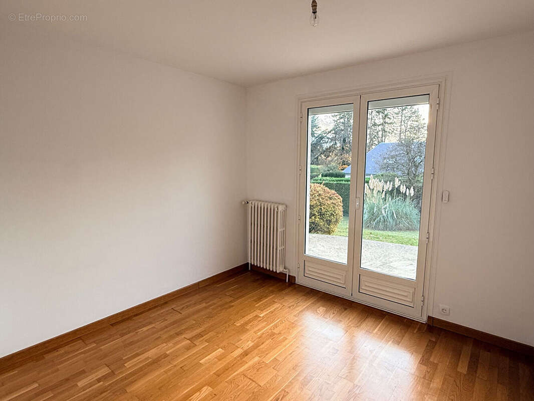 Maison à CRESPIERES