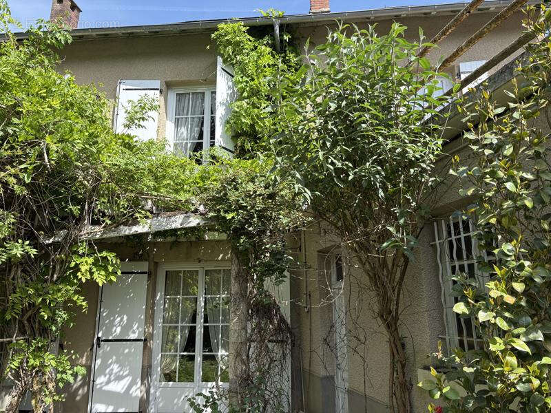 Maison à ARNAC-POMPADOUR
